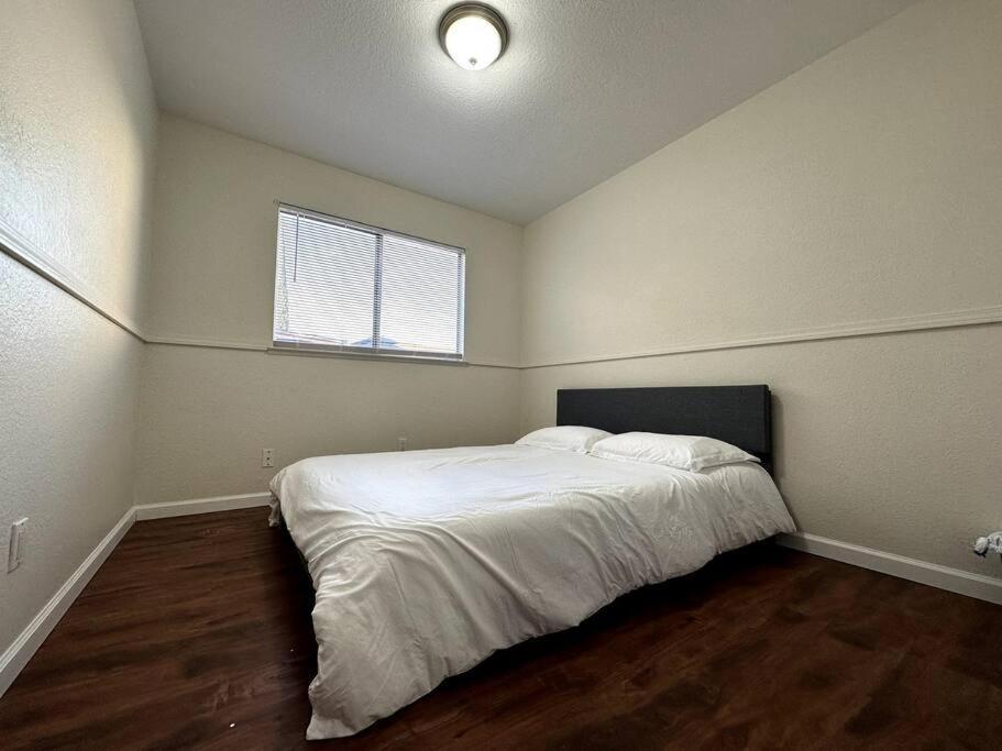 Comfortable House W/ Wi-fi/tv - Turlock,ca Ferienhaus