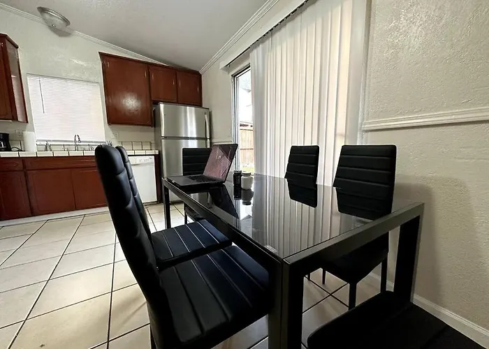Comfortable House W/ Wi-Fi/Tv - Turlock,Ca