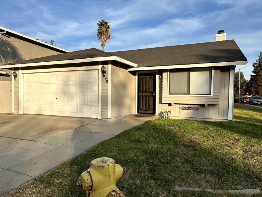 Comfortable House W/ Wi-fi/tv - Turlock,ca